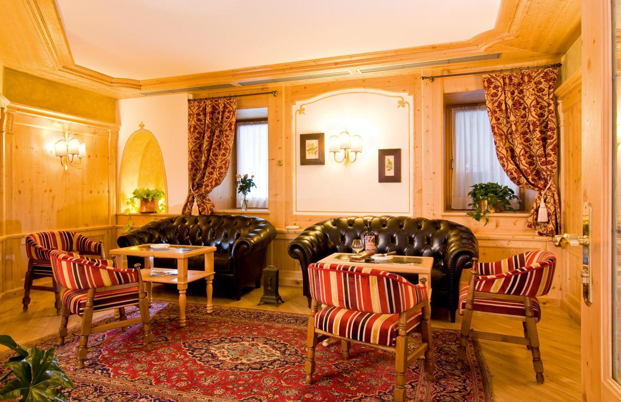 Boutique Hotel Diana Madonna Esterno foto
