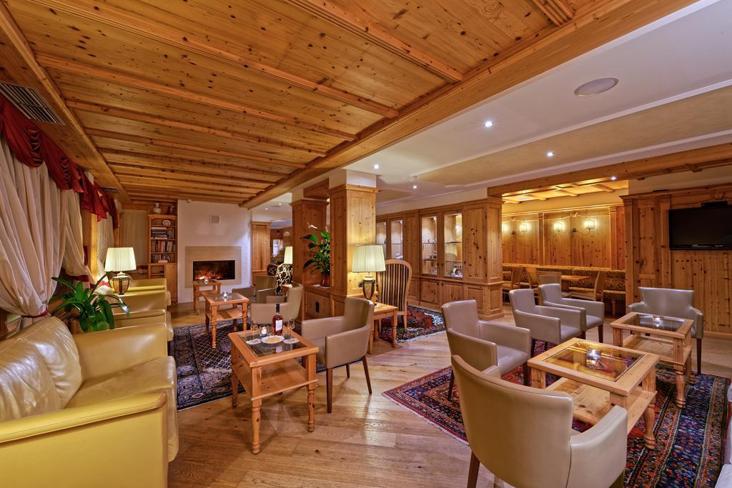Boutique Hotel Diana Madonna Esterno foto