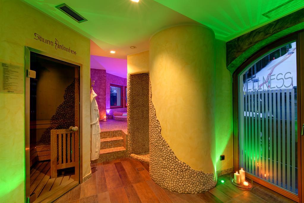 Boutique Hotel Diana Madonna Esterno foto