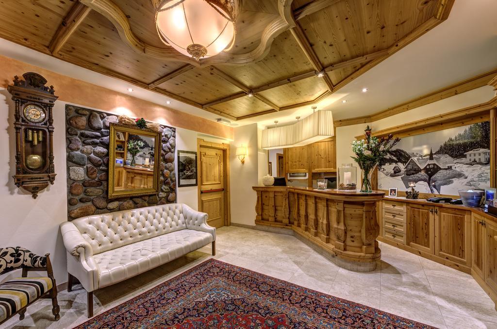 Boutique Hotel Diana Madonna Esterno foto