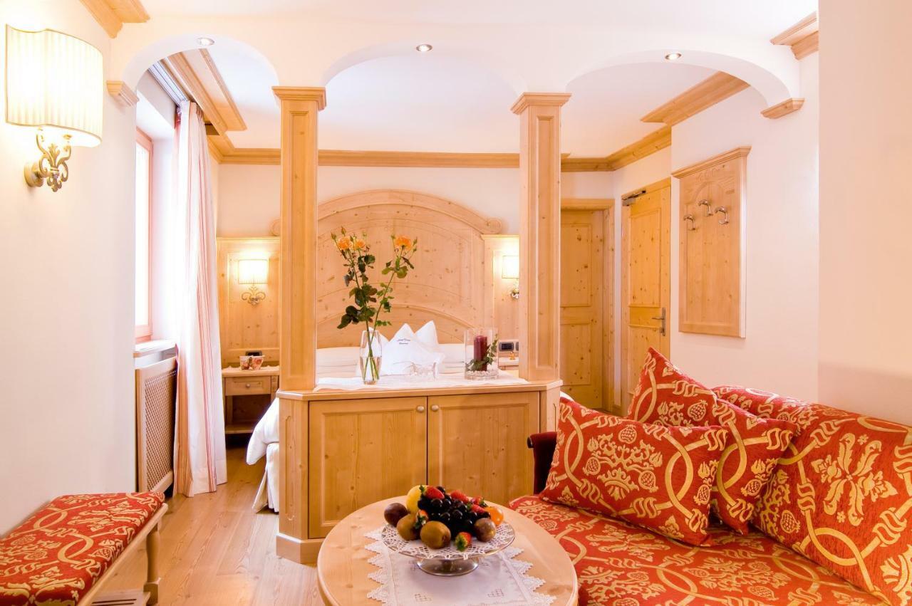 Boutique Hotel Diana Madonna Esterno foto