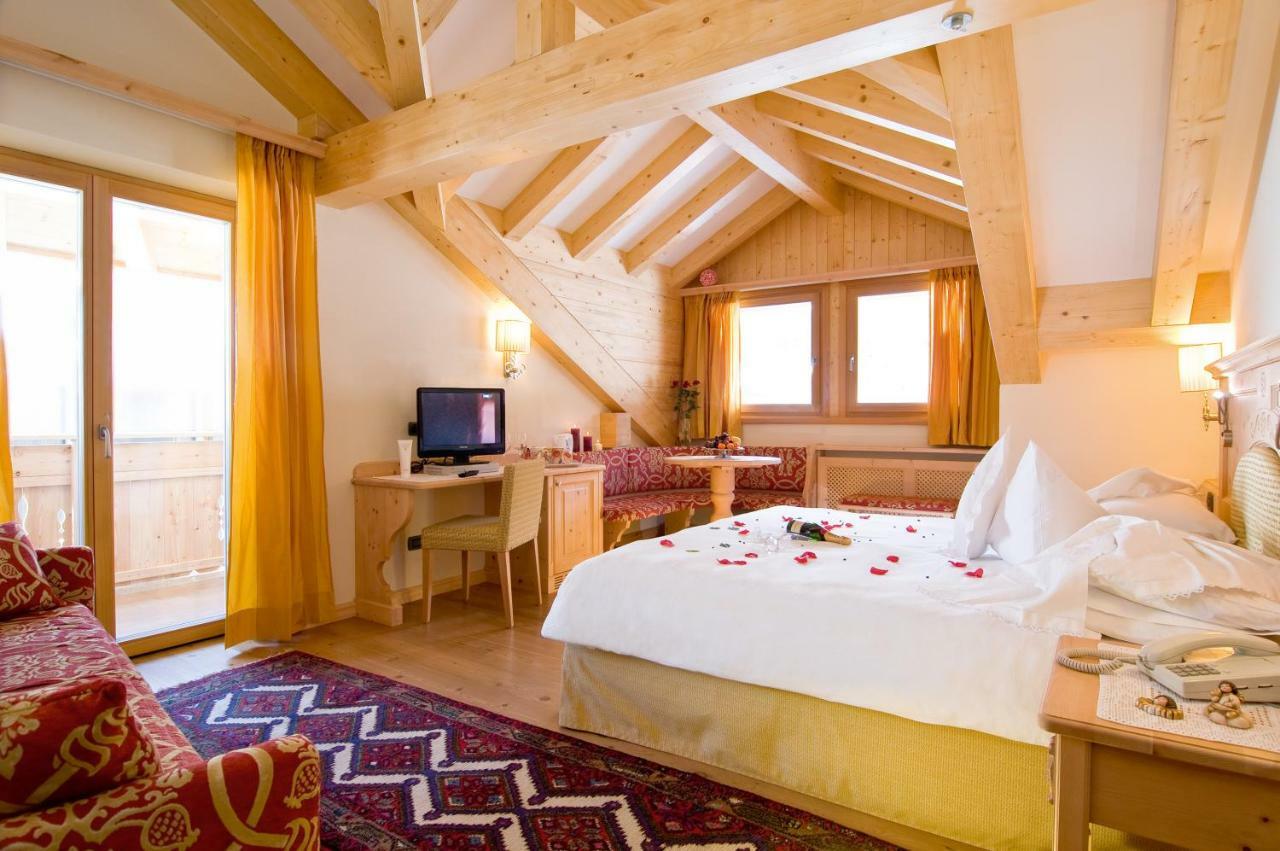 Boutique Hotel Diana Madonna Esterno foto