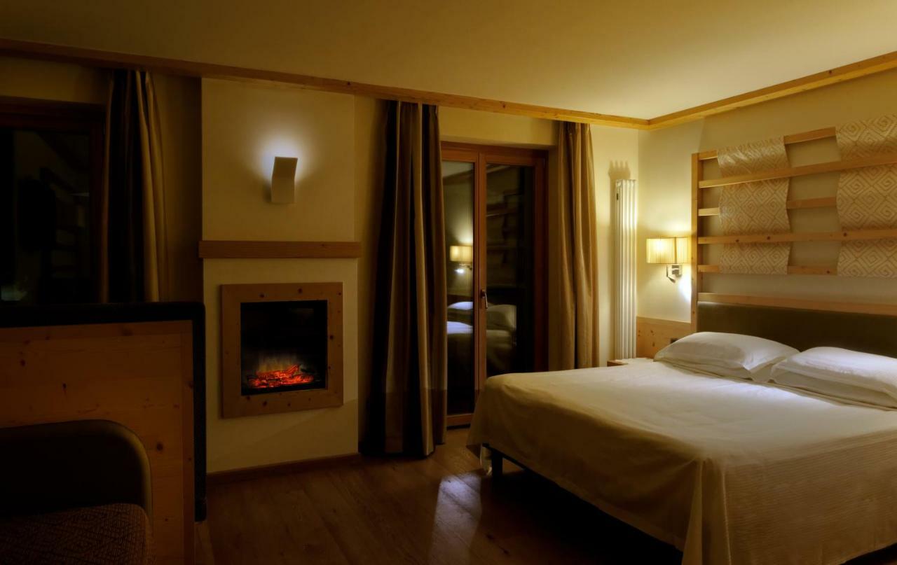 Boutique Hotel Diana Madonna Esterno foto