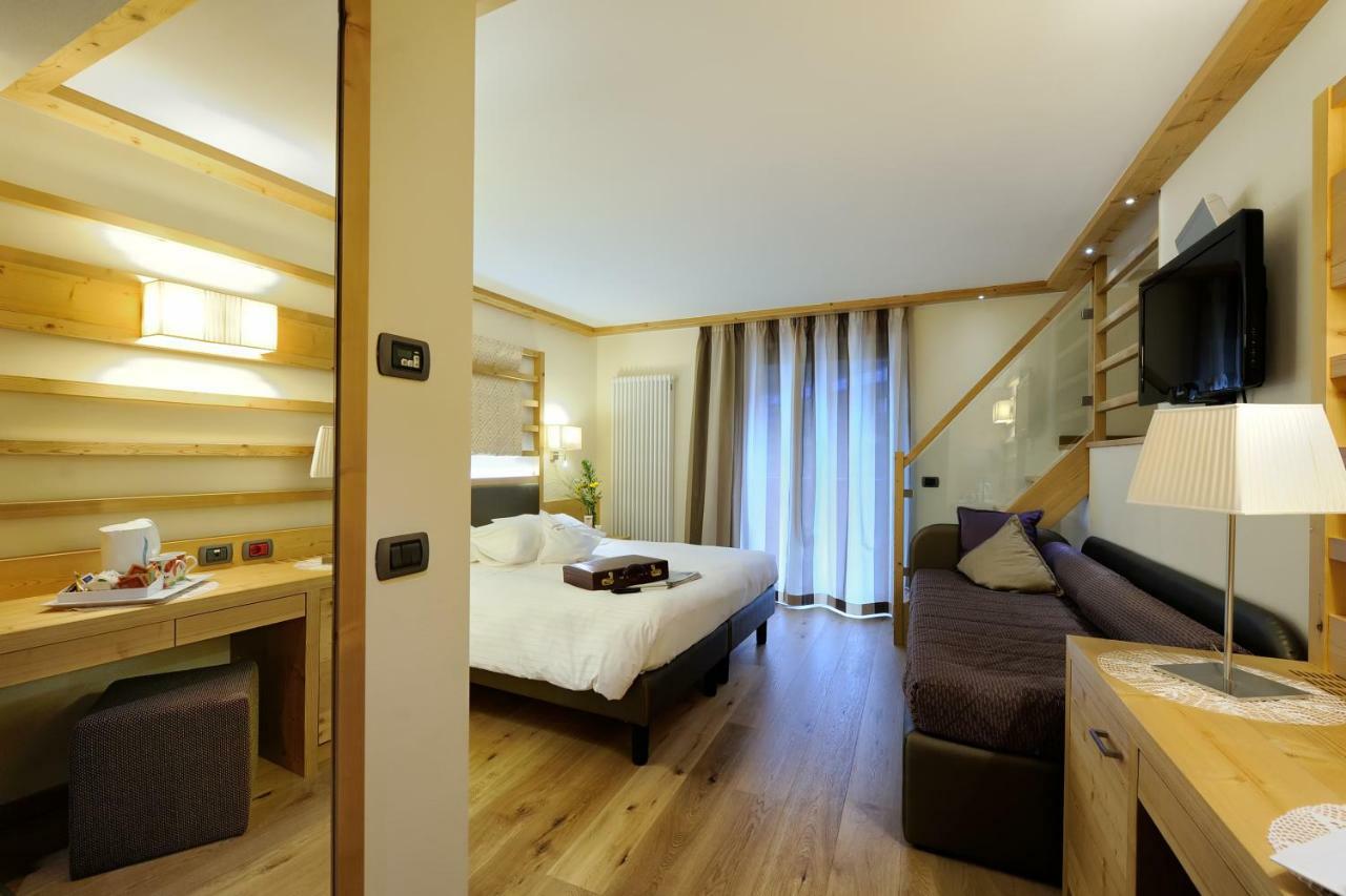 Boutique Hotel Diana Madonna Esterno foto