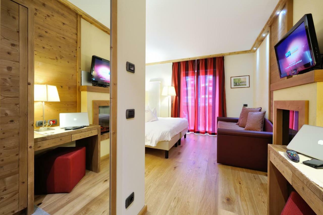 Boutique Hotel Diana Madonna Esterno foto