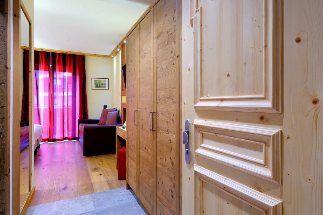 Boutique Hotel Diana Madonna Esterno foto