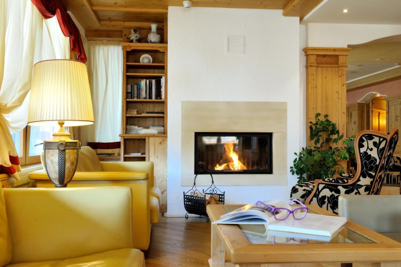 Boutique Hotel Diana Madonna Esterno foto