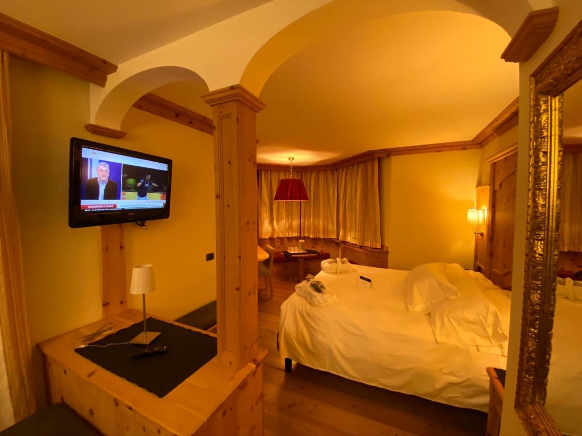 Boutique Hotel Diana Madonna Esterno foto