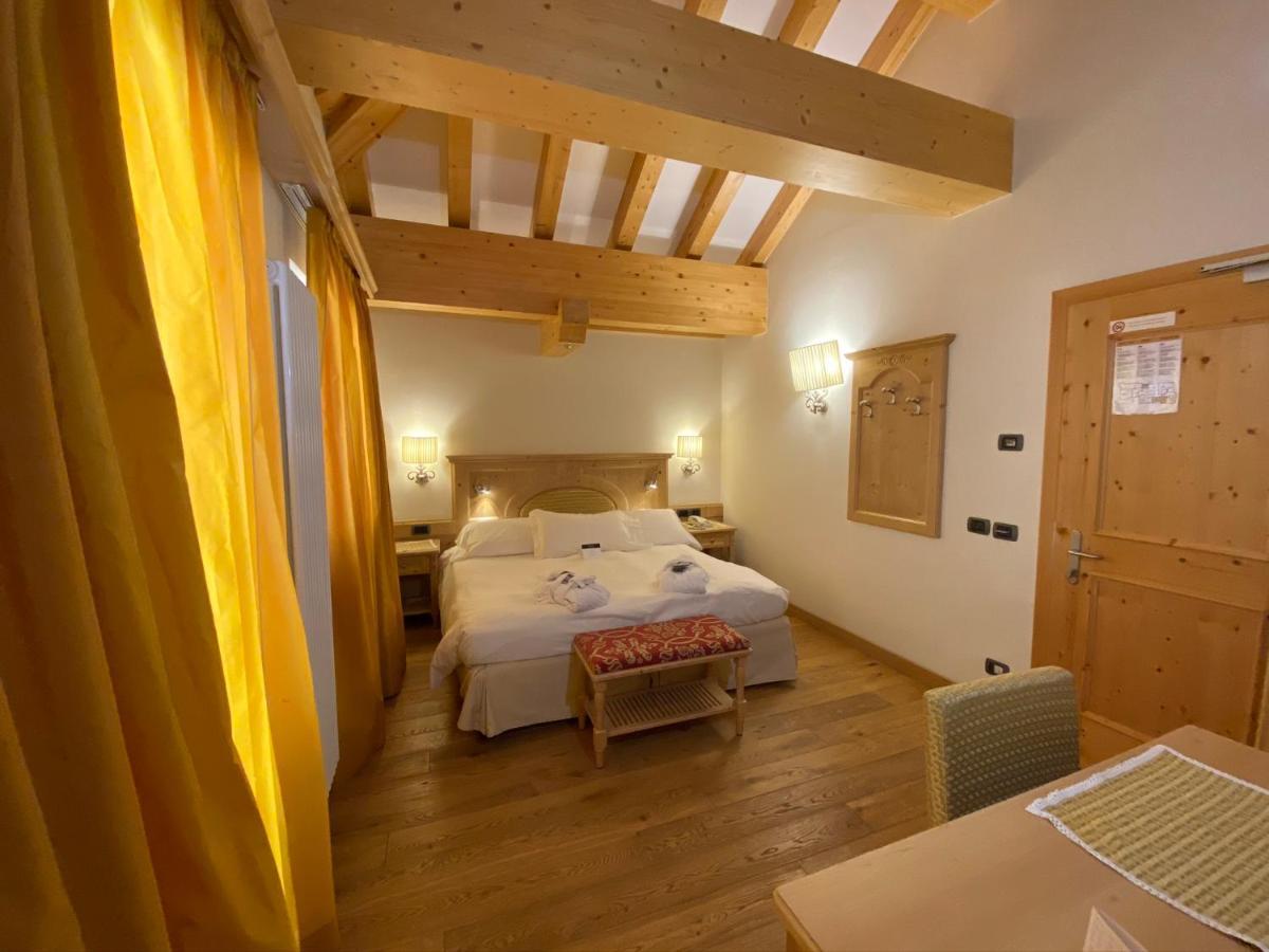 Boutique Hotel Diana Madonna Esterno foto