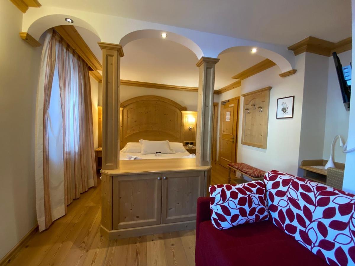 Boutique Hotel Diana Madonna Esterno foto